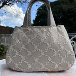 トートバッグ　豪華刺繍生地　ベージュ　グレージュ帆布生地　ラウンドトートバッグ　ギフト　プレゼント