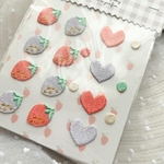 可愛い🍓と♥️のシール兼用ワッペン