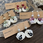 コットンパールとちいさなお花のミニリース　ピアス/イヤリング