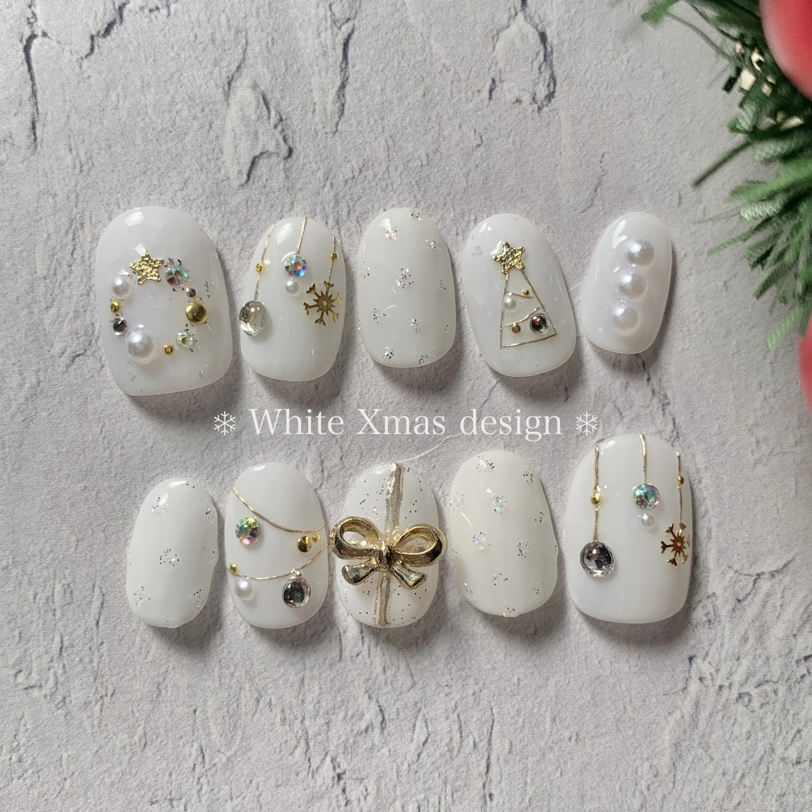【No.041】ネイルチップ♡クリスマスネイル♡スノーボール♡オフホワイト ホワイトクリスマスネイル - yuu_Nail | minne 国内最大級の