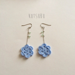 華奢なチェーンのお花ピアス*スワロフスキー