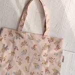 A4サイズが入るトートバッグ　森のバンビと花柄北欧風　ピンク