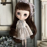 2327  ブライスさんのクラシカルなワンピース　Ctype Blythe ブライス アウトフィット 洋服　ドールハウス  ミニチュア