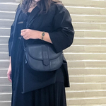 0517  90s VINTAGE YVESSAINTLAURENT  YSL レザーショルダーバッグ　サンローラン  ブランド　バッグ　ラウンドロゴバッグ　クラシカルアンティーク　人気　軽量　メンズ