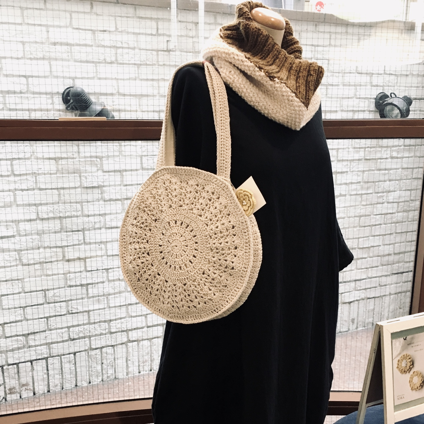 【ちょこさん専用】familiarネイビー編み込みかごバッグ ファミリア 編み込みバッグ ネイビー - メルカリ