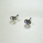 天然石　ラブラトライトのオーバルピアス　6×4mm