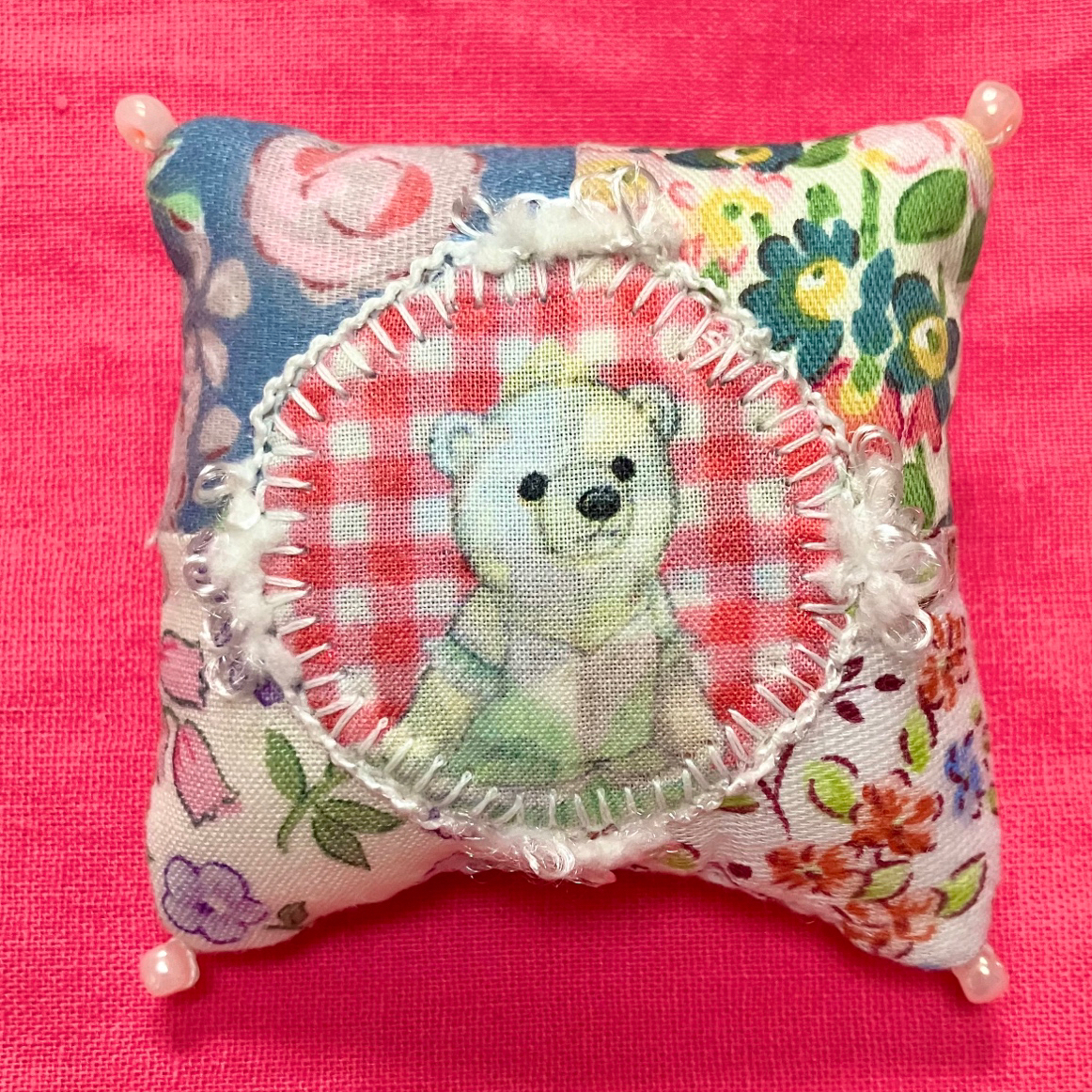 パッチワークキルト　可愛い動物たちのビンテージのキルト パッチワークキルト ブルーの動物たちのキルト - メルカリ