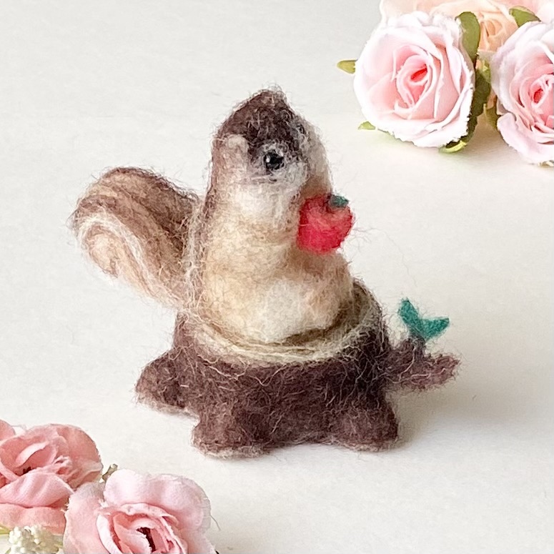 シマリス りんご 切り株 羊毛フェルト リス - teaplus's gallery