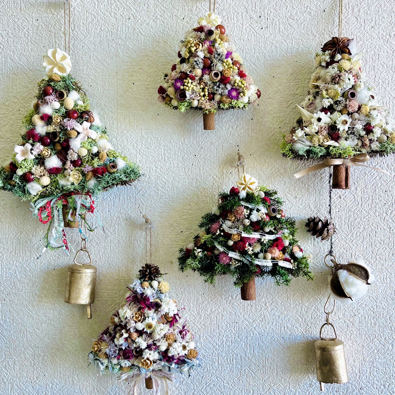 壁に飾るクリスマスツリーガーランド　ウォールツリー　スワッグ　クリスマスリース 壁に飾るクリスマスツリーガーランド スワッグ ウォールツリー