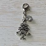 【送料込】シルバークリスマスツリーとビジューのチャームです