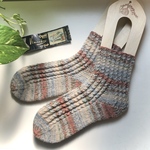 洗濯機で洗える手編みの靴下　ルームソックス　暖かくて冷えとりに　23.5-24.5cm 「Autumn socks」