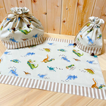 即納🦖送料無料🦕＊お弁当袋　コップ袋　ランチョンマット　お弁当巾着　＊お弁当セット　ランチセット＊　恐竜　シンプル　ストライプ　ベージュ　男の子お弁当袋🦕
