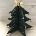 ② クリスマスツリー　布　ツリー　ファブリックツリー　　　　布製　クリスマス生地　ベル付き　