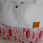 朱（あか）い木の葉☆たっぷりトートバッグ☆帆布＆本革タグ