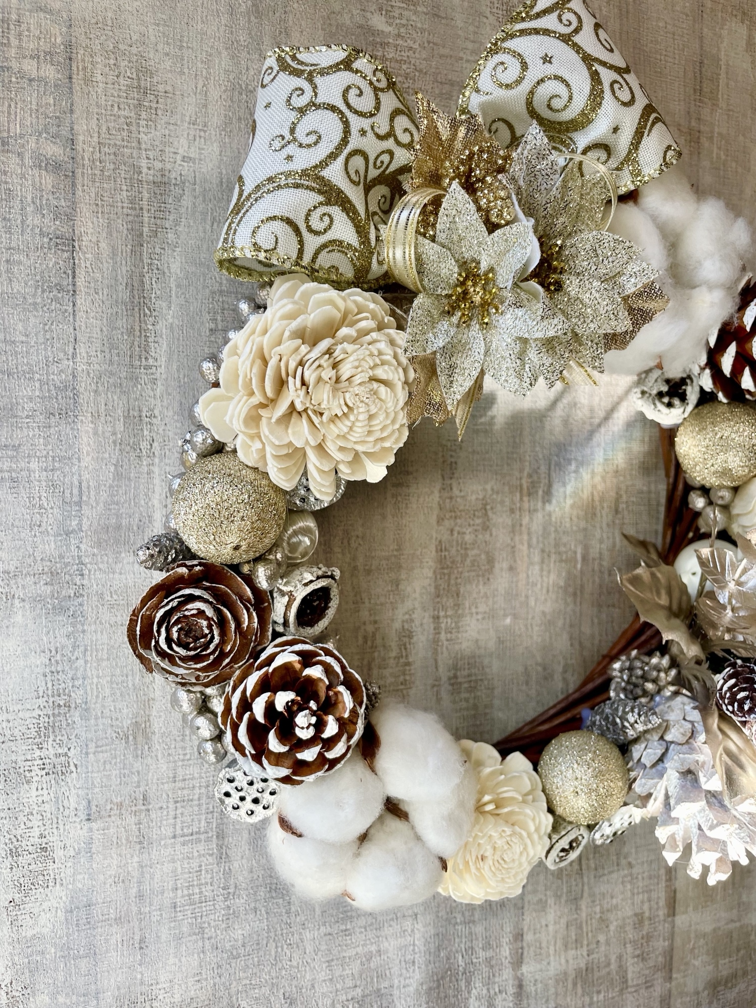 ゴールドとホワイトのクリスマスリース クリスマスリース ホワイト＆シャンパンゴールド - 絵灯花 | minne