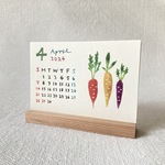 2024年型染めカレンダー「季節のやさい」・台座あり