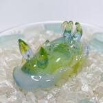 U873［おんぶ-フラワリィ］宇宙を宿すガラスのウミウシ
