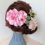 「桃色二重フラワーとやさしい小花」　ヘッドドレス ヘアアクセ　洋風和風どちらにも パーティ 結婚式　成人式　ピンク