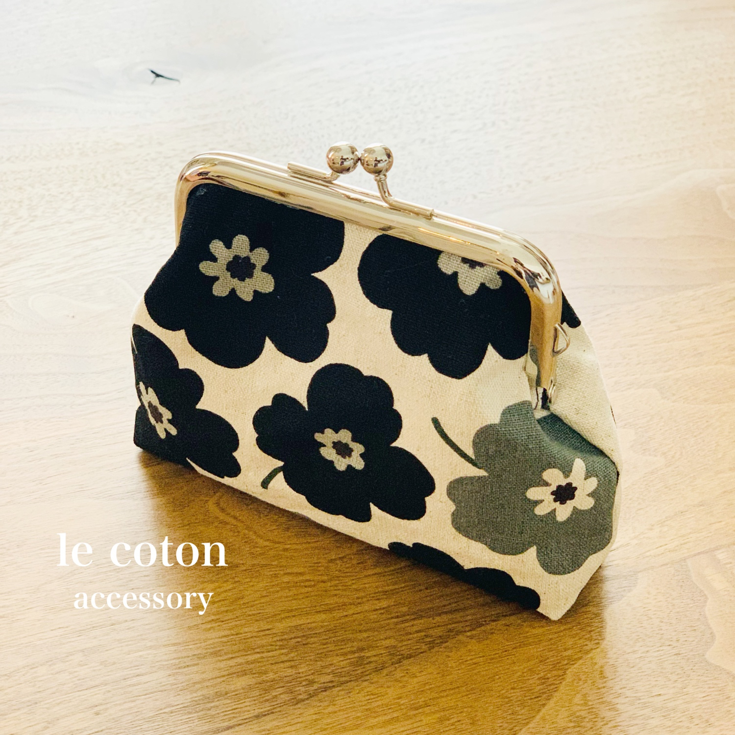 専用です！　　　がま口　ポーチ　ハンドメイド ⭐︎GAMAGUCHI KORORIN⭐︎かぎ針編みのがま口ポーチ がま口 Peperomia