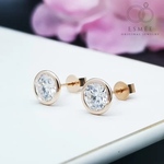 モアッサナイト K10/K14 ベゼル スタッドピアス 1ct キラキラ ラグジュアリー ゴージャス ソリッドピアス