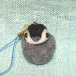 ペンギンとみちゃんのストラップ