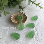 ☆再販《6コ》クリスマスツリー18×12㎜　マットペリ　チェコビーズ