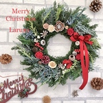 赤い木の実のクリスマスリース30㎝直径　ボタニカルクリスマスを演出できるリース、赤のベルベットリボンを添えて