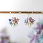 繊細な紫陽花のピアス/イヤリング/ノンホールピアス  k16 樹脂フック　梅雨の季節のギフト・プレゼントにも　:あじさい　アジサイ
