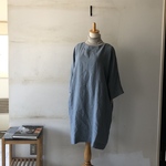 ドルマンスリーブワンピース　サックスブルー（富士吉田染加工）