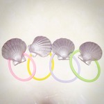 シルバーのシェルヘアゴム