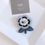 grayFlower  ビーズ刺繍ブローチ