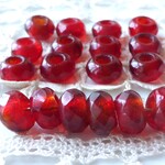 穴3㎜　赤と少し黒　チェコビーズ２０個