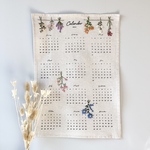 ［N］［1点限定］2024年刺繍カレンダー/壁掛けカレンダー/B3サイズ/刺繍インテリア/ファブリックカレンダー/1月始まり/１枚ものカレンダー/お花のカレンダー/ガーランド