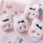 ふわふわうさぎのモチーフ  ホワイト 4枚 紺