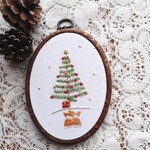 クリスマスツリー🎄コーギーの刺繍フレーム