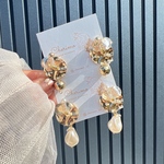 新作♡球体×クリア×ゴールド×ゆらゆら イヤリング ピアス アクセサリー 冬 
