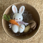 きのこの山のフェルトうさぎ