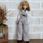 NO,380 リカちゃん　服　ライトグレー　スエード　ビスチェ　タックワイドパンツ　白ブラウス　オシャレコーデ　リアルクローズ
