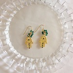 ベリーダンスのためのピアス  ハムサの手にグリーンのスワロフスキー