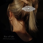 Key of Life★上品 グレーパール 透かしバレッタ(シルバー 8cmバレッタ)簡単ヘアアレンジ♪大人 フォーマル 結婚式 成人式 ギフト対応