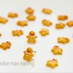 【送料無料】一目惚れする可愛さ♡クッキーマンピアス*ポストチタン*