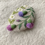 【再販×2】リネンと刺繍のアザミとクローバーのヘアゴム orブローチ　ブラック