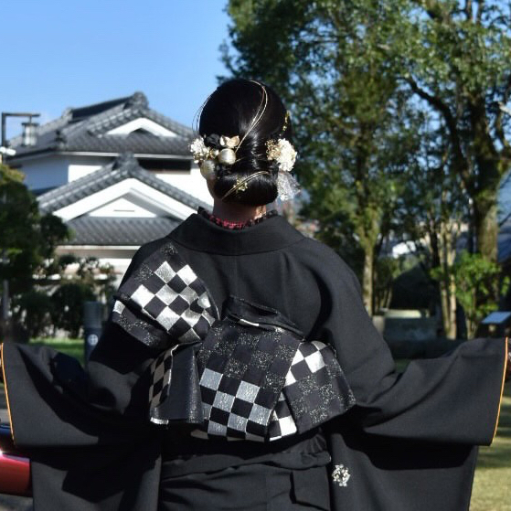成人式 卒業式 髪飾り 成人式髪飾り ブラック×ゴールド 卒業式