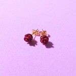 【再販】小粒 赤い薔薇コーラル（珊瑚）ステンレス スタッドピアス