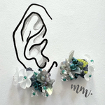 コツブ花ピアス