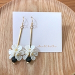 【送料込み】No. 1 ゆらゆら揺れて可愛いお花のピアス
