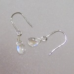 Shards of moon.〜天然石ロイヤルブルームーンストーンのピアス〜
