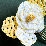 花とのヘアコーム 白 ゴールド 金 白雪 ホワイト 髪飾り 成人の日 卒業式 袴 着物 和装 華やか