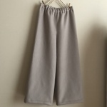 カシミヤウール（グレージュ）で作ったワイドパンツ