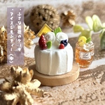 259＊小さな薔薇のケーキとアイスコーヒー＊　ミニチュアスイーツ　粘土　ドールハウス　シルバニア　オビツ　オブジェ　クレイスイーツ